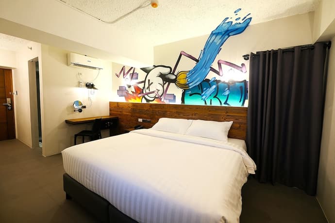 U Hotels Makati, Primary image