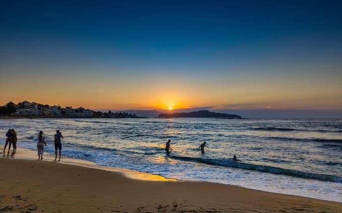 Zinovia, Primary image