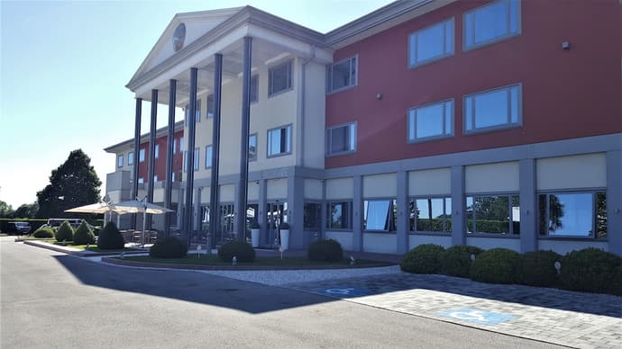 Hotel Poppi, Primary image