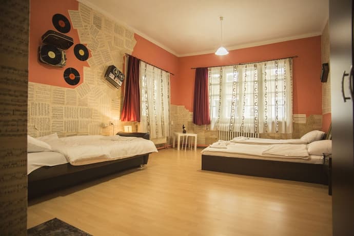 Serdika Rooms, Primary image