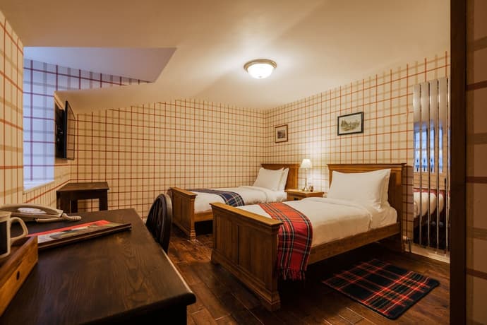 The Cluanie Inn, Primary image