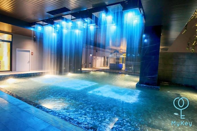 Expressionz Professional Suites by MyKey, Primary image