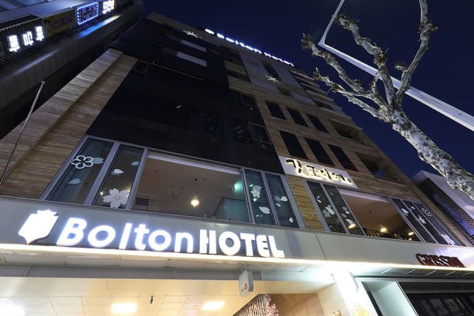 Hotel Bolton, Primary image