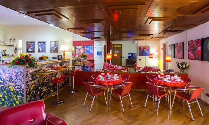 Solaris B&B, Primary image