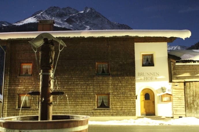 Brunnenhof, Primary image