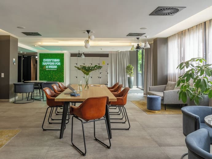 Numa Munich Viktoria, Primary image