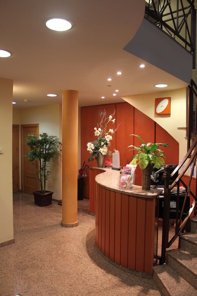 Hotel del Port, Primary image