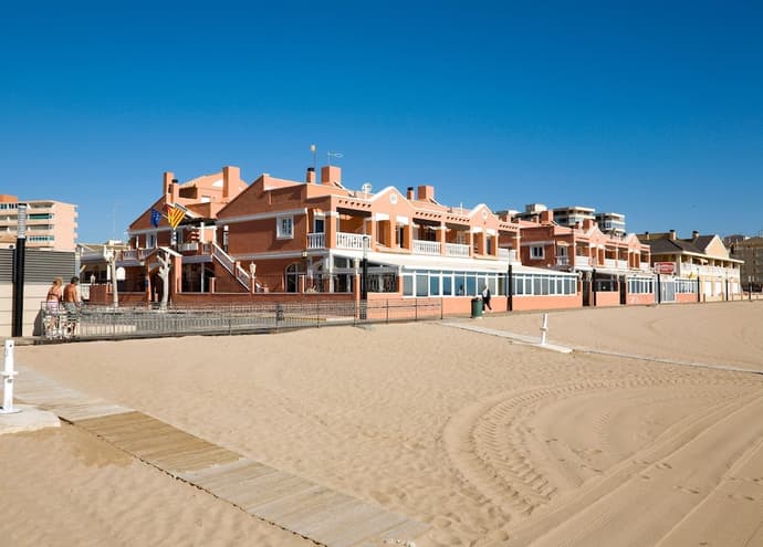 Lloyds Beach Club Aparthotel, Primary image