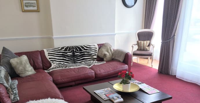 Devonshire House, Primary image