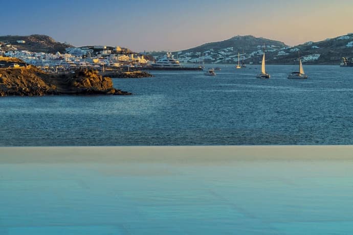 Mykonos Riviera, Primary image