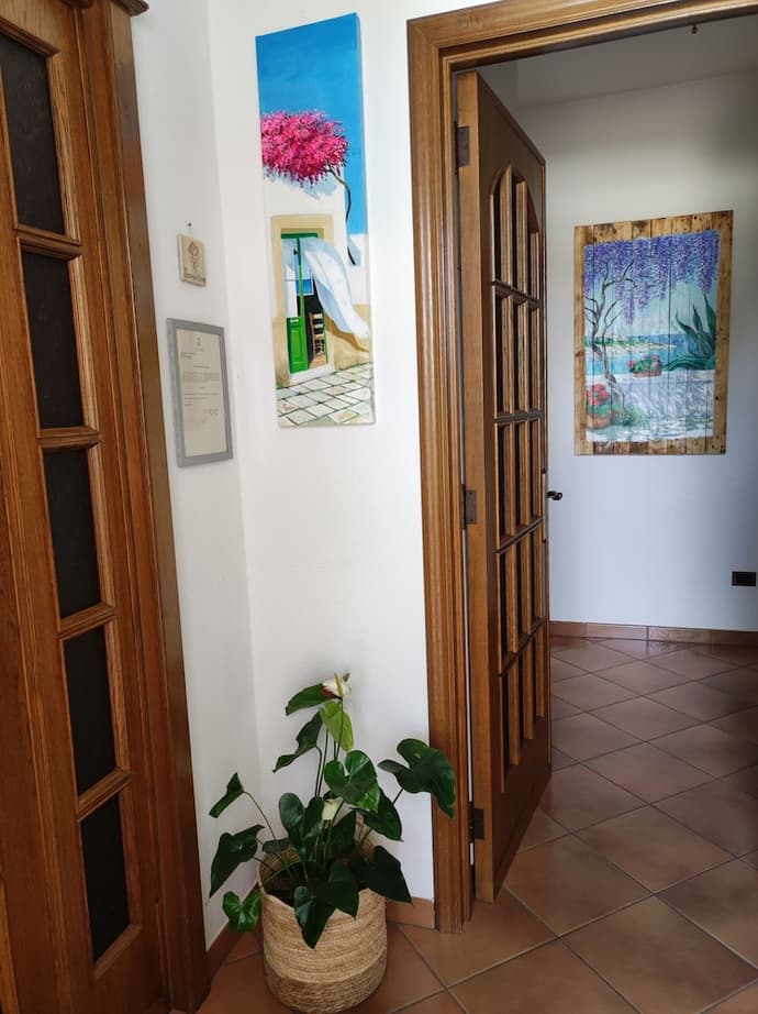 Contrada Macchia B&B, Interior entrance