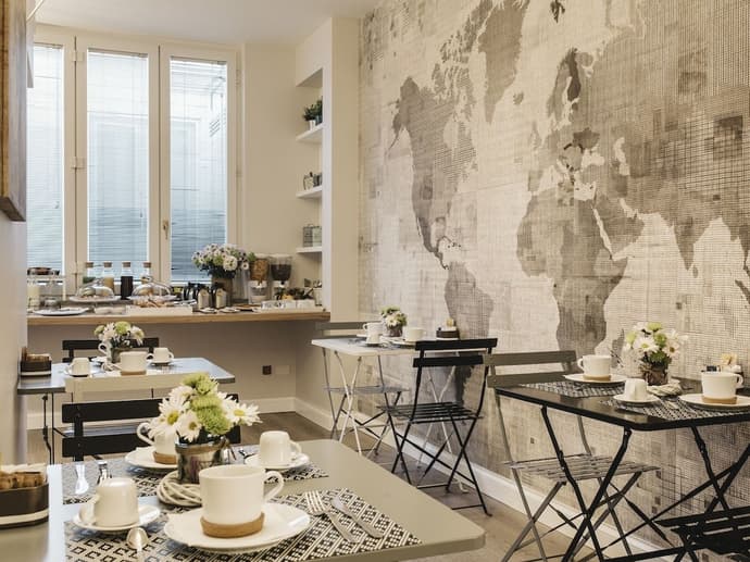 Livingstone, Primary image