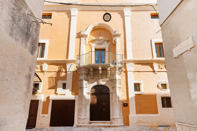 Palazzo de Luca, Primary image