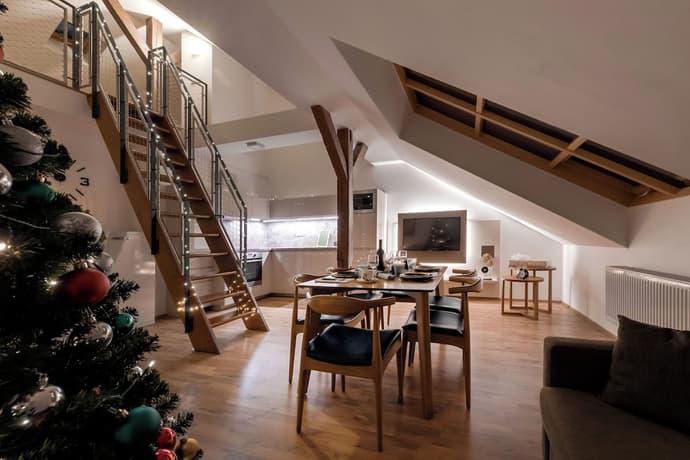 Louren Apartments, Primary image