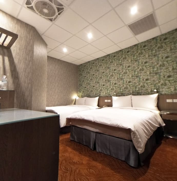 Ueno Hirokoji 428, Room