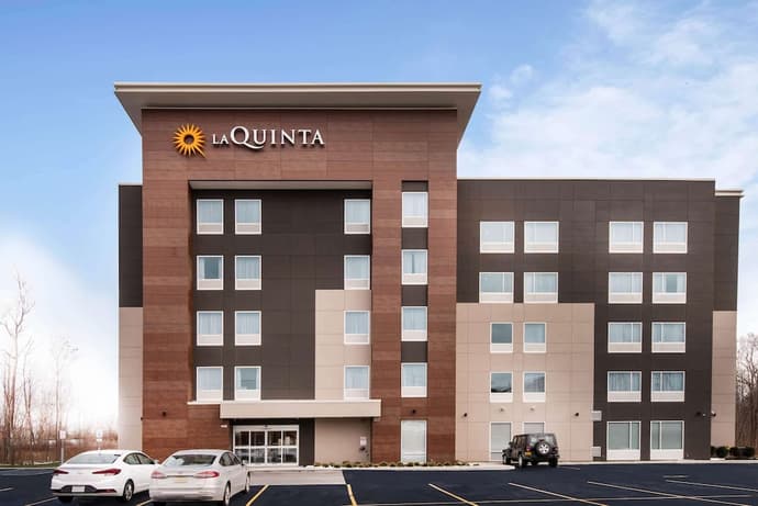 La Quinta Inn & Suites by Wyndham Buffalo Amherst, Primary image