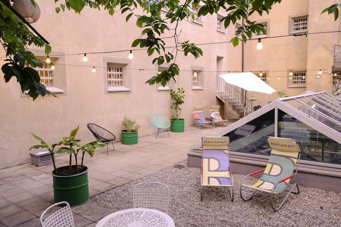 Barabas - Hostel, Primary image