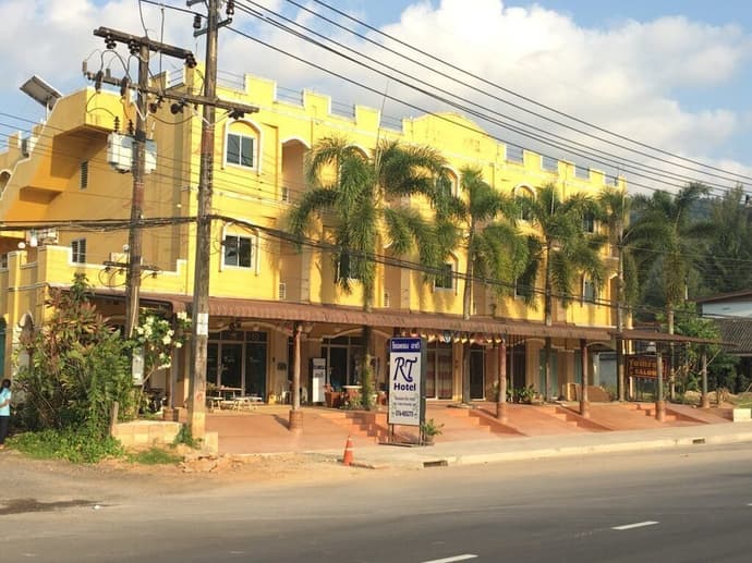 R.T. Hotel, Primary image