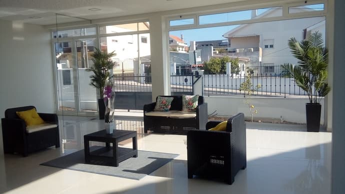 Tires Guest House, Interior entrance