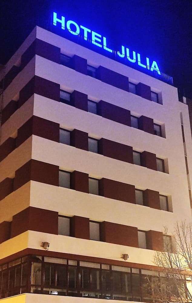 Hotel Julia, Primary image