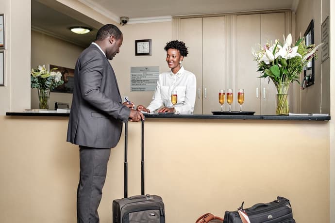 Auas City Hotel, Reception