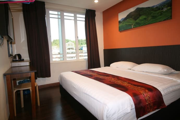 Hotel Pop Ash, Primary image