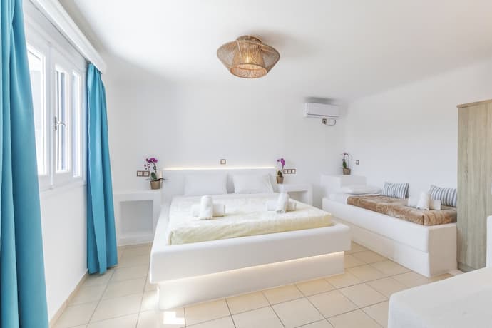 Mykonian Breeze, Primary image