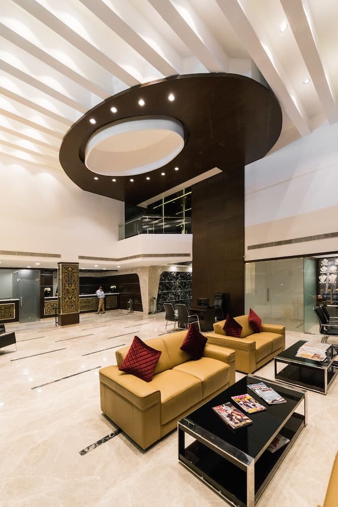 Park Continental, Primary image