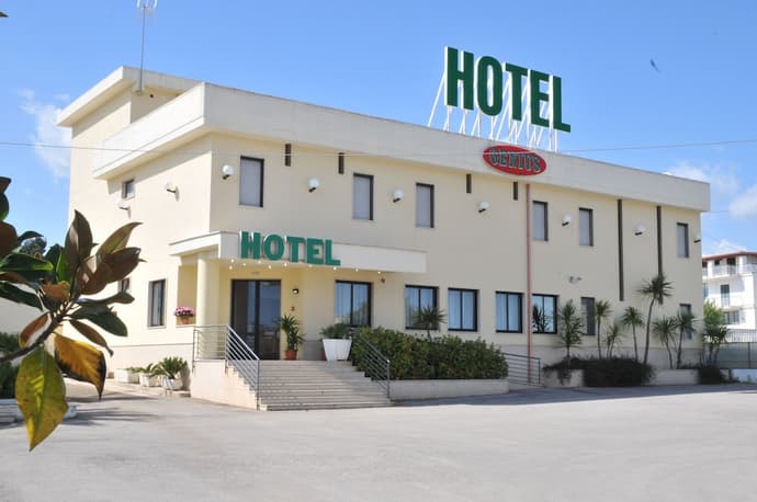 Genius Hotel, Primary image