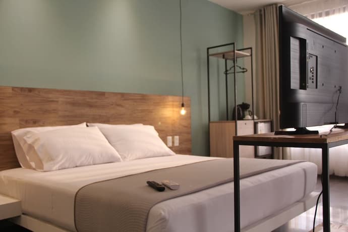 Hotel G, Primary image