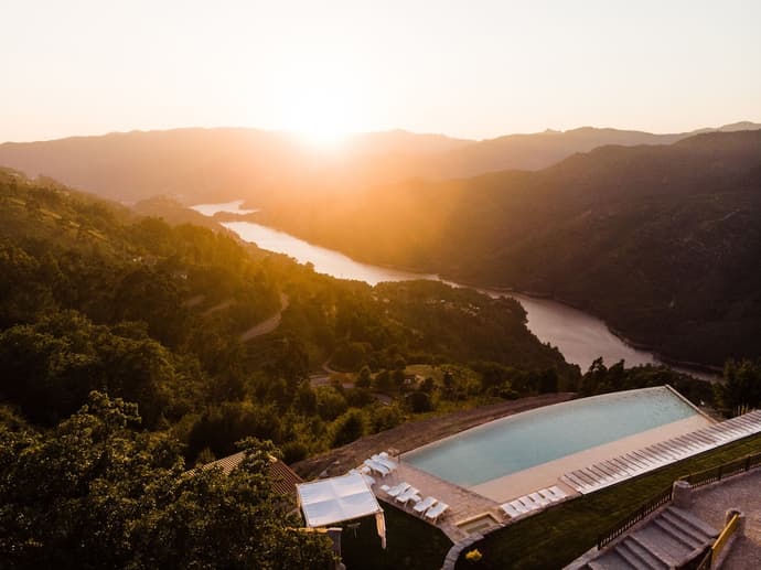 Pousadela Village, Primary image