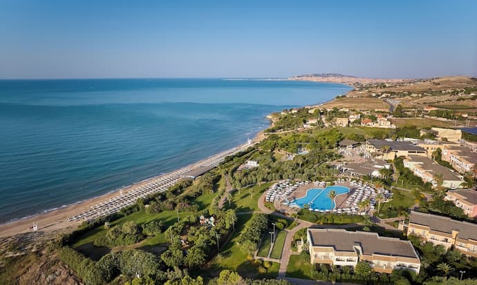 Serenusa Resort, Primary image