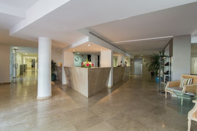 Hotel Quarteirasol, Interior entrance