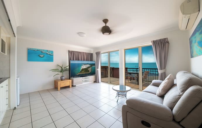 Martinique Whitsunday, Primary image