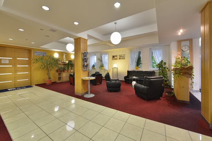 EA Hotel Populus, Reception