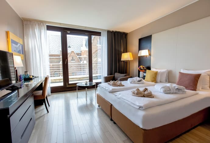 Lions Garden Hotel, Primary image