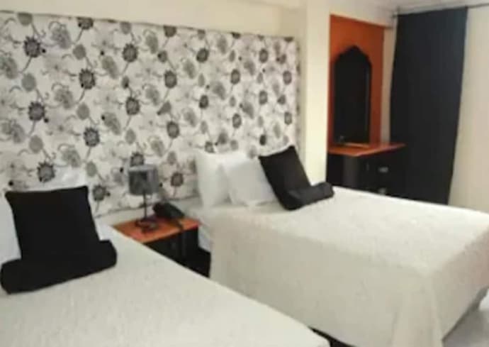 Hotel Montreal, Primary image