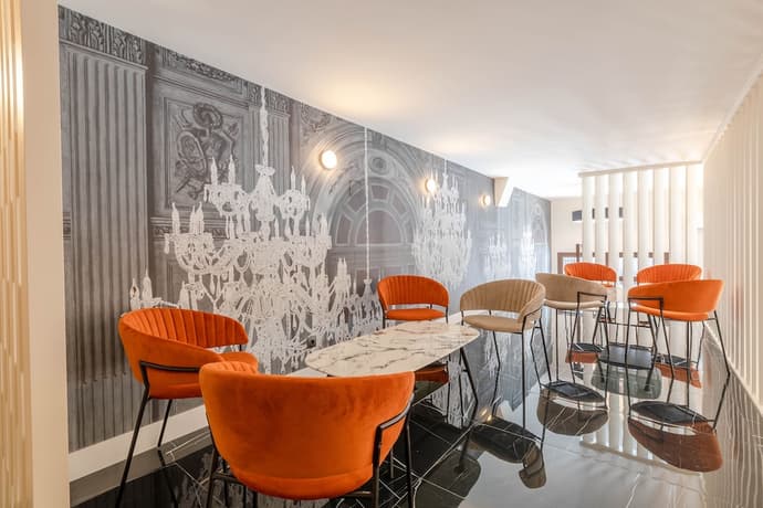 Hotel Zeus, Primary image