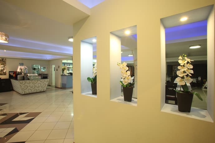 Windmills Hotel Apartments, Lobby