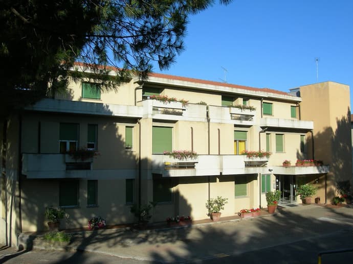 Hotel Primavera, Primary image