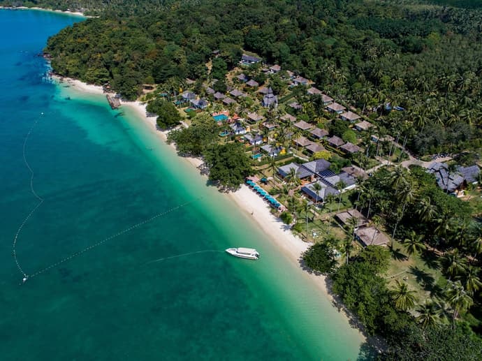 Elixir Koh Yao Yai, Primary image