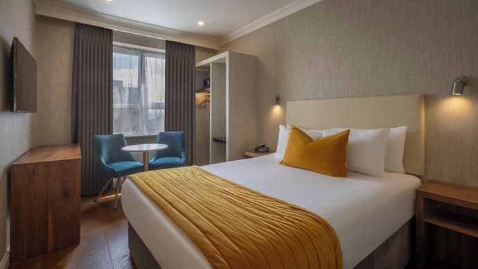 Eyre Square Hotel, Primary image