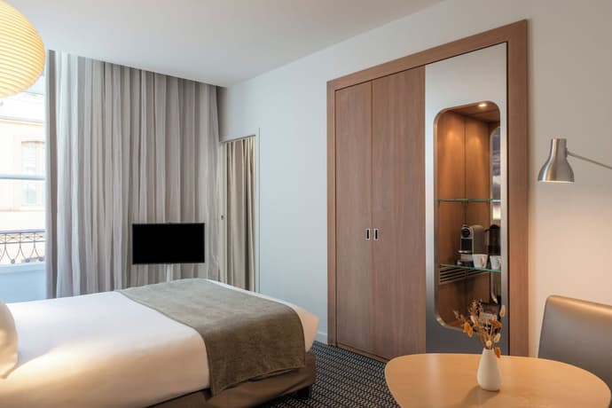 Le Grand Balcon, Primary image