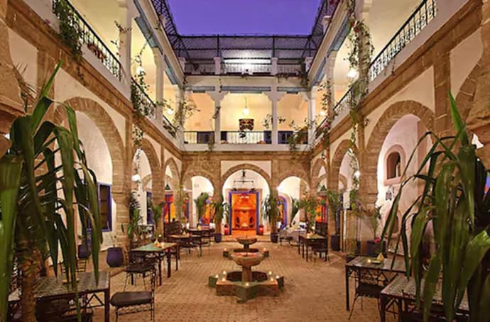 Riad Al Madina, Primary image