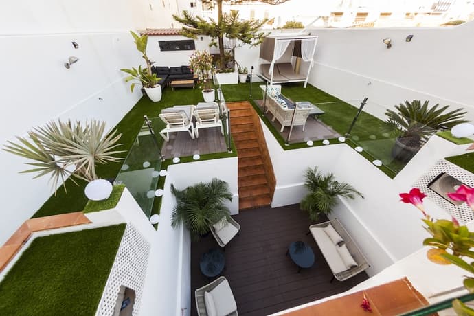 Abril Nerja, Primary image