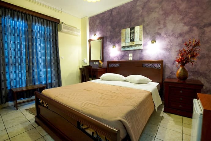 Pergamos, Primary image