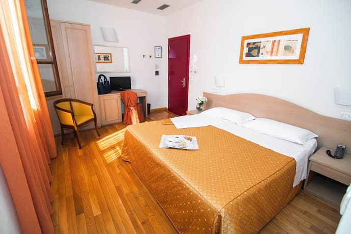 Hotel La Colonna, Primary image