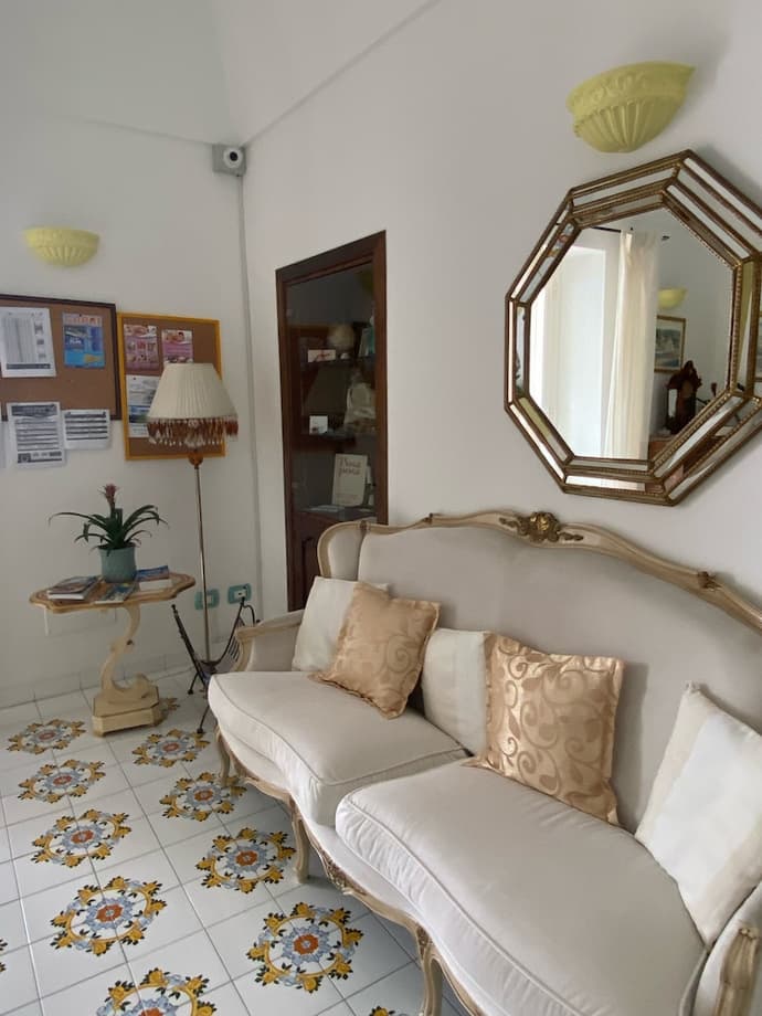 Palazzo Talamo, Reception