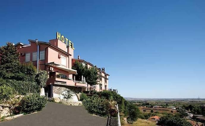 Tarconte, Primary image