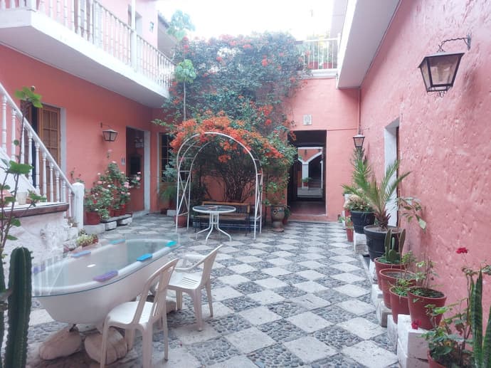 Posada Nueva España, Primary image